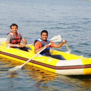 w people doing water activities